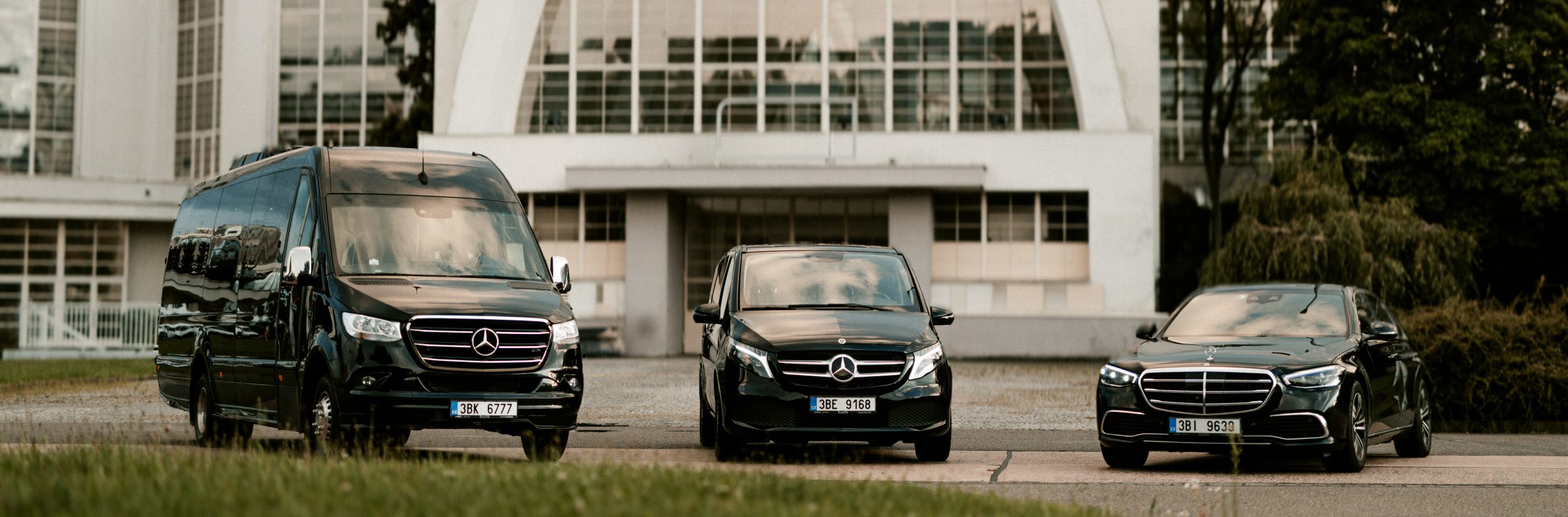Minibus, minivan a limuzína Mercedes-Benz služby Osobní přeprava